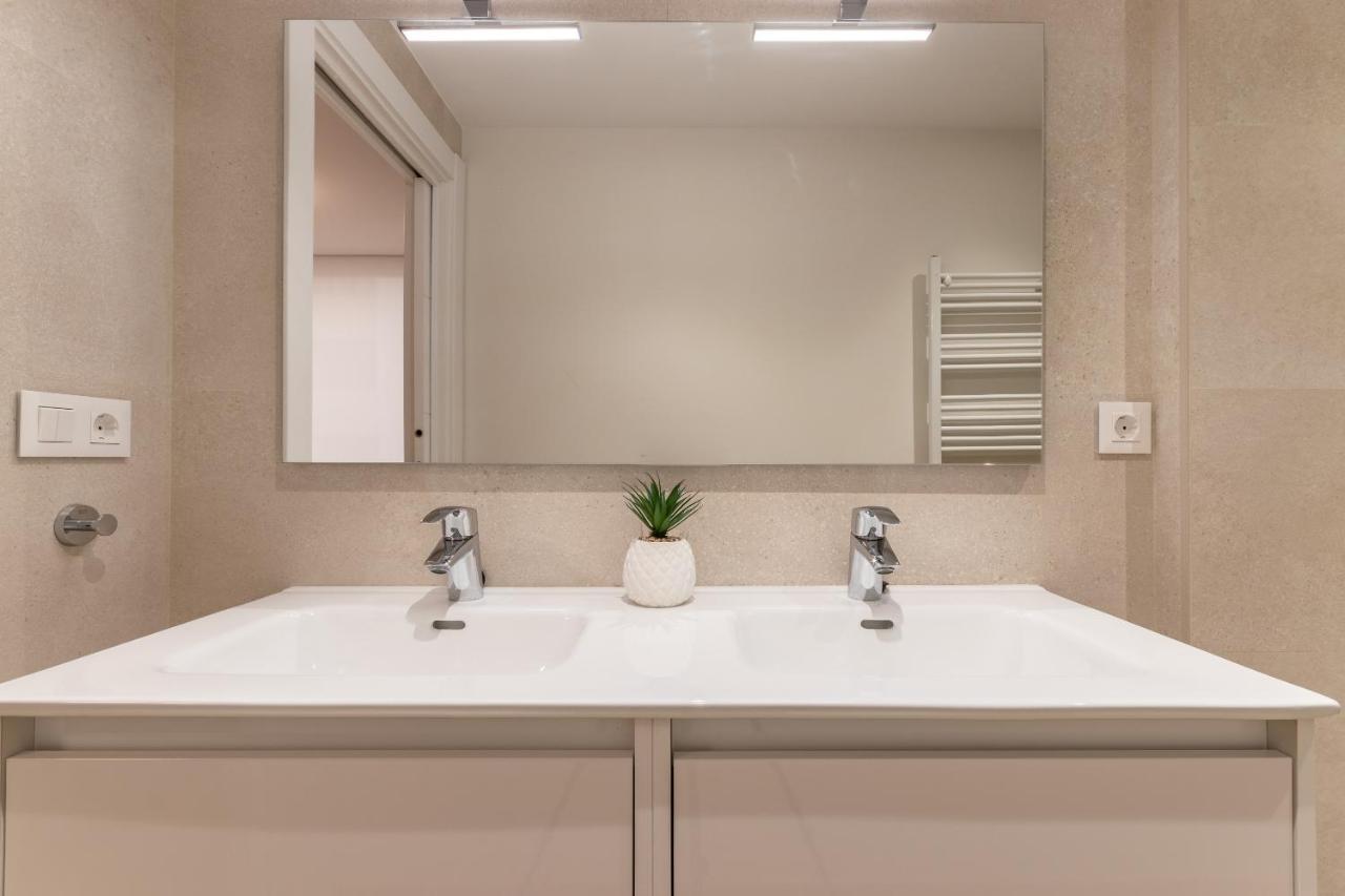 Apartamento Nuevo y Luminoso en Plaza Moyua Bilbao Exterior foto